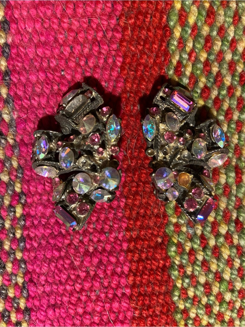 INCREDIBLE VINTAGE Pink and Aurora Crystal Cluster Clip-On Earrings